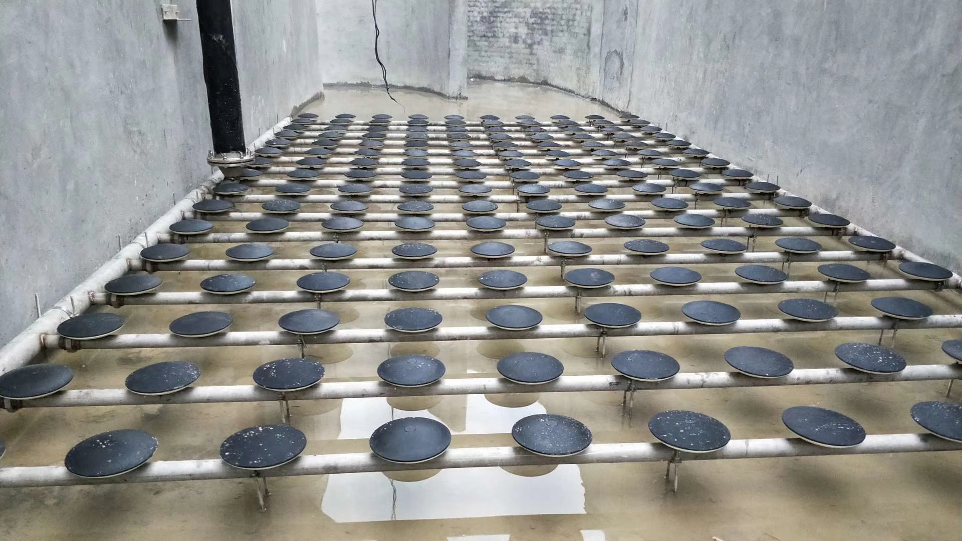 什么介質(zhì)不適合用橡膠膜片微孔曝氣器